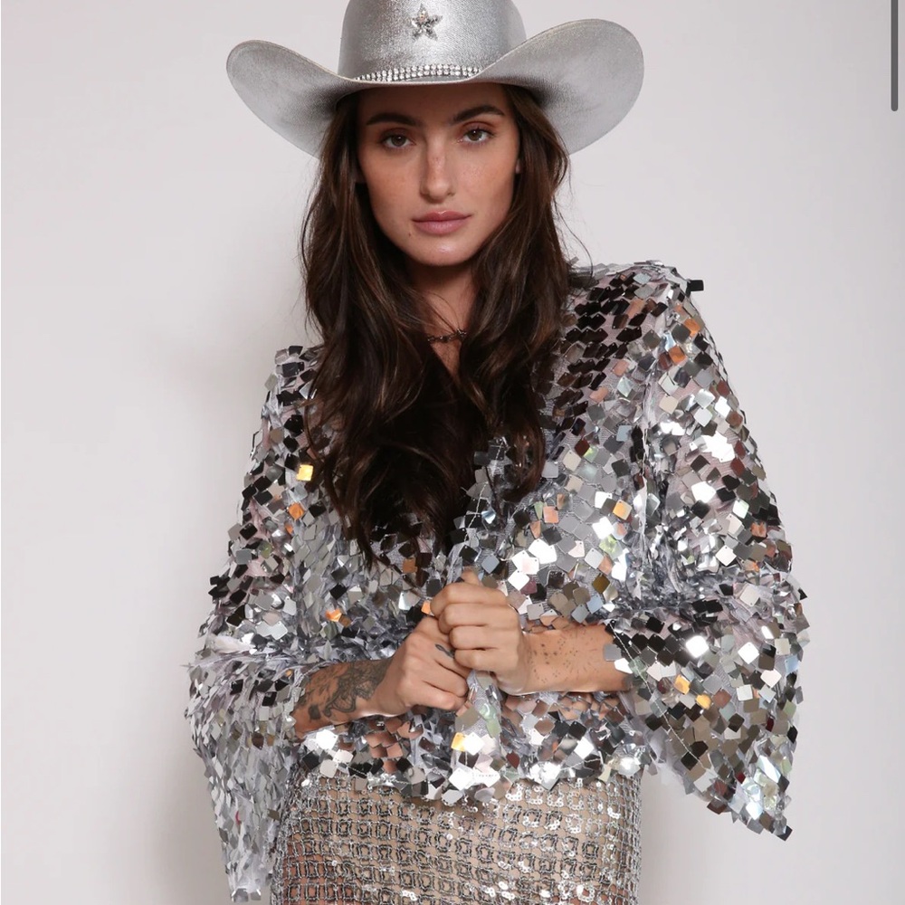 Eastnwest NWT M/L Silver Sequin Cape Top